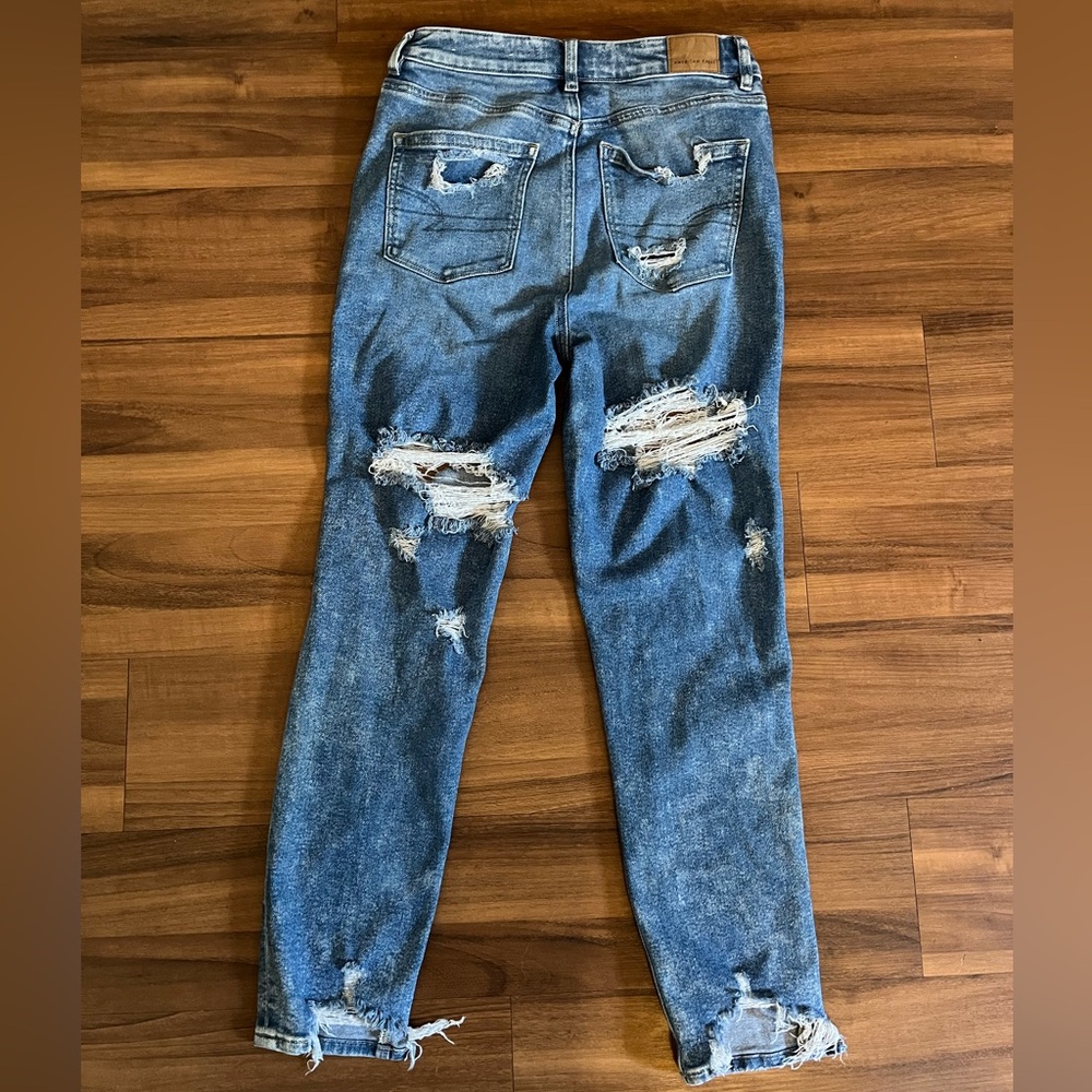 American Eagle Stretch Distressed Mom Jean - size 4 - Picture 4 of 6